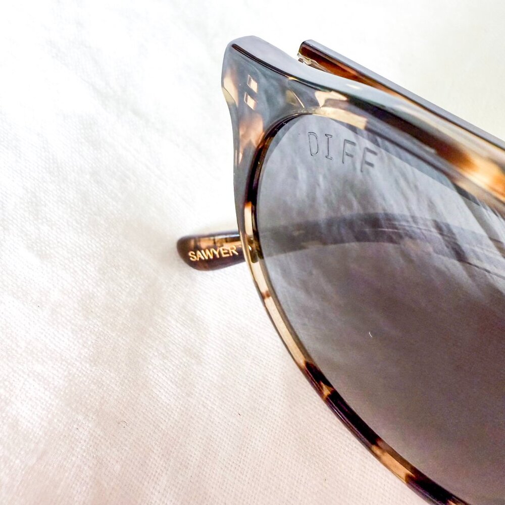 Diff Sawyer Espresso Tortoise Sunglasses Round Le… - image 2
